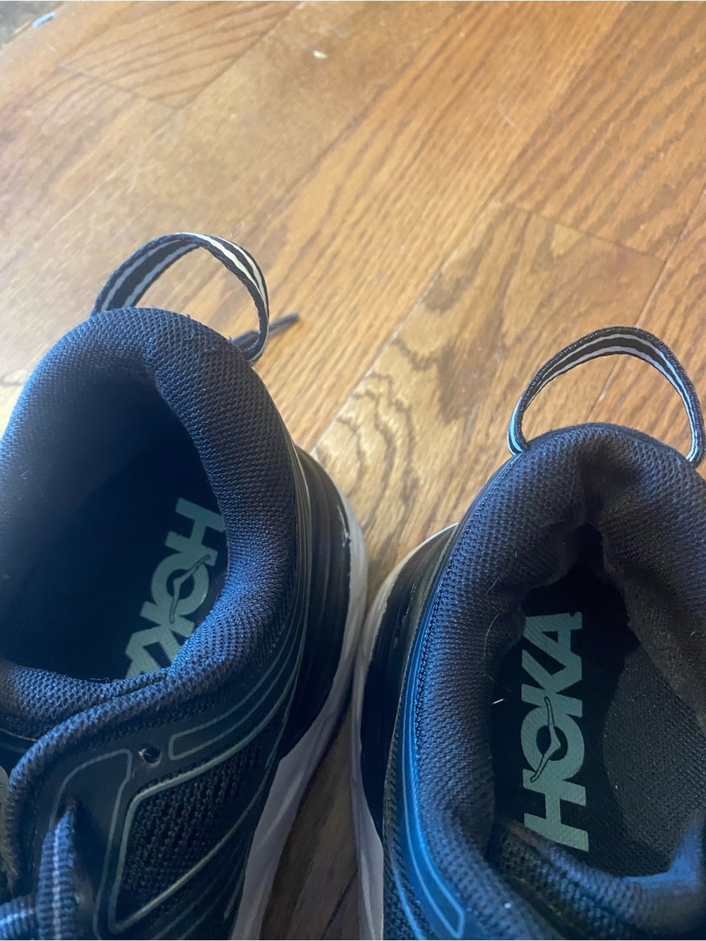 Hoka Bondi 7 Black and White Sneakers WIDE - Picture 5 of 10